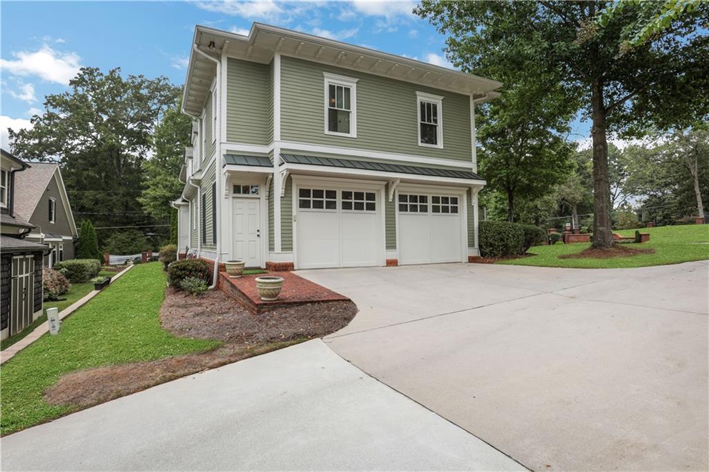 21 Whitlock Drive SW