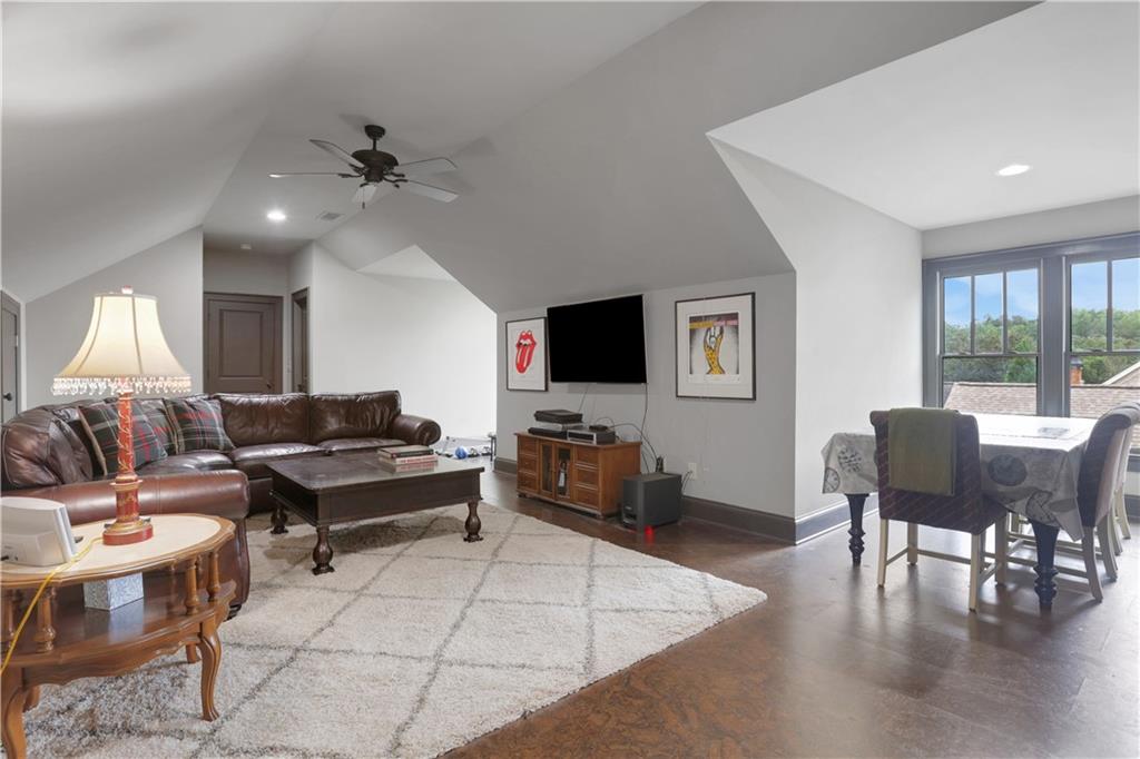 21 Whitlock Drive SW