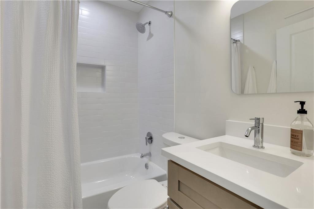 207 Walthall Street NW