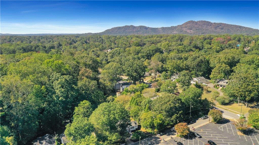 207 Walthall Street NW