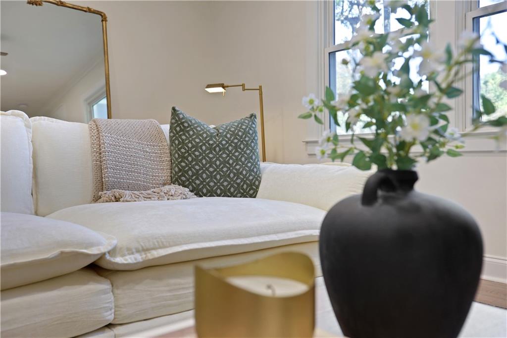 207 Walthall Street NW