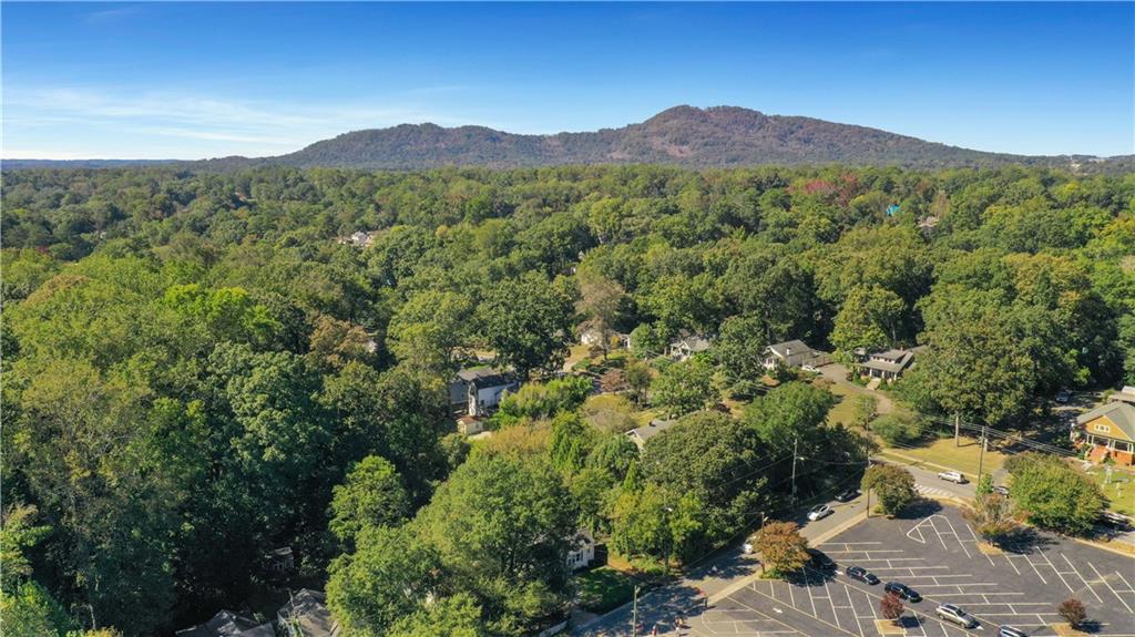 207 Walthall Street NW