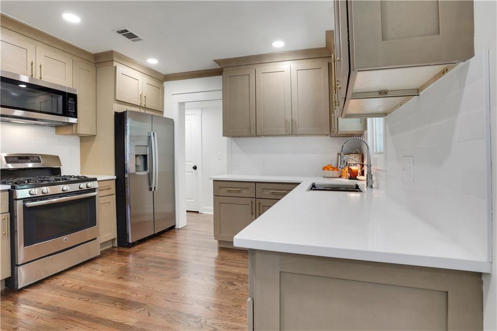 207 Walthall Street NW