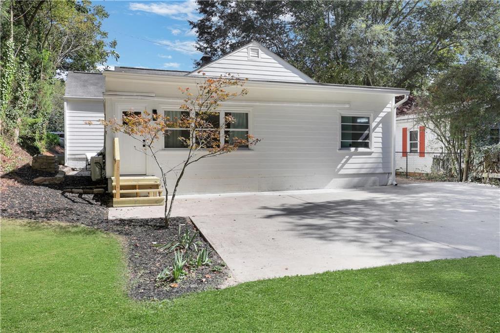 207 Walthall Street NW