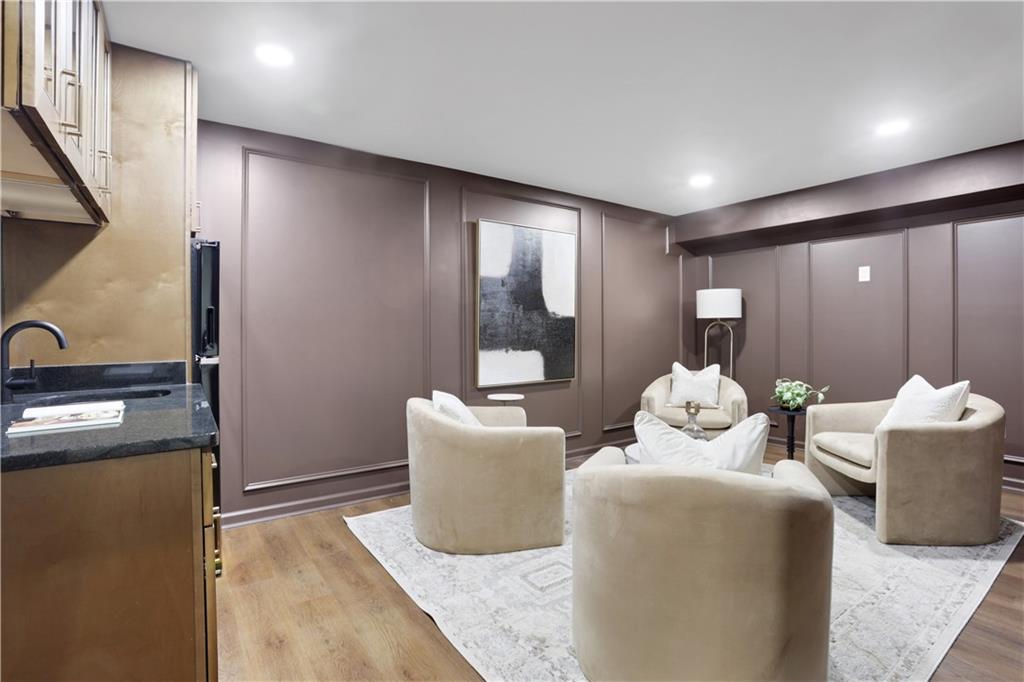 681 Hampton Place SW