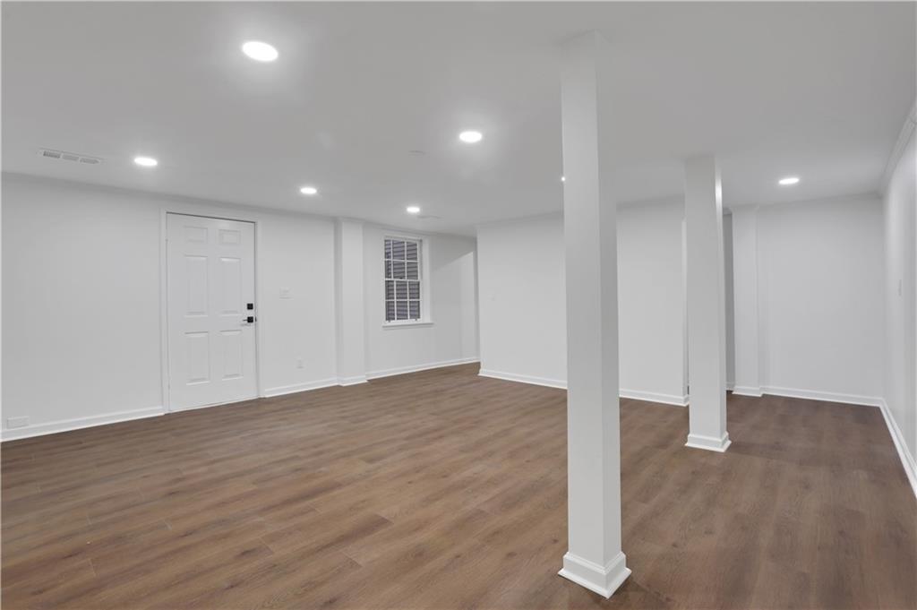 681 Hampton Place SW