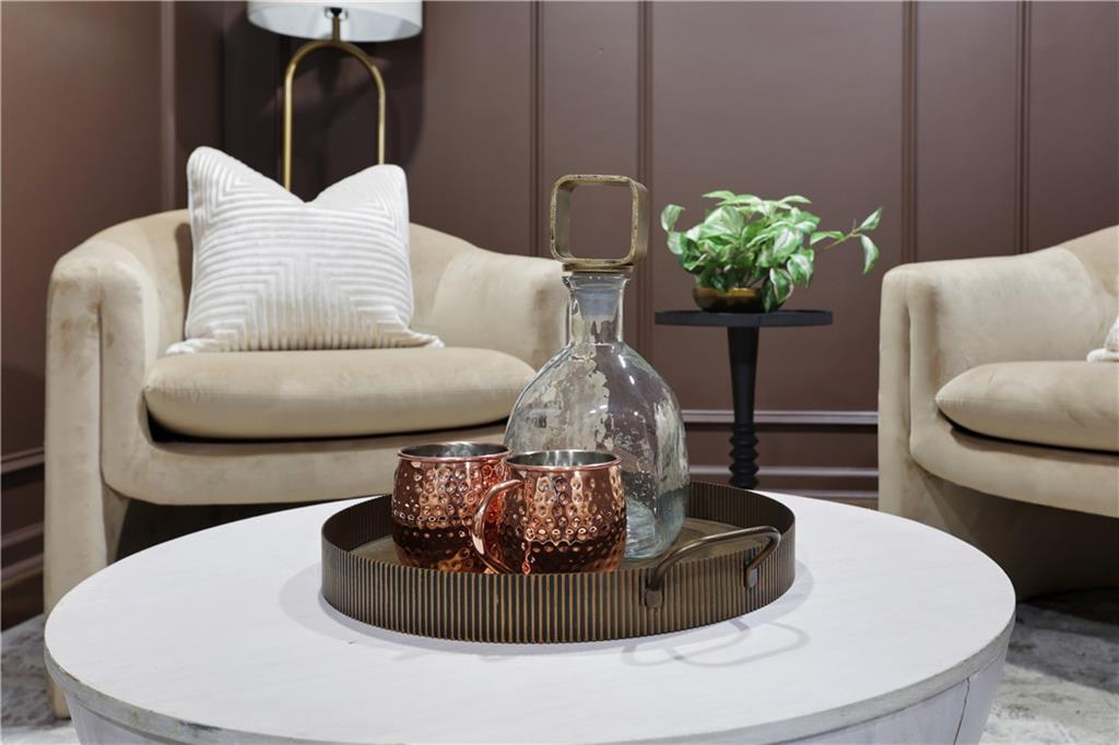 681 Hampton Place SW