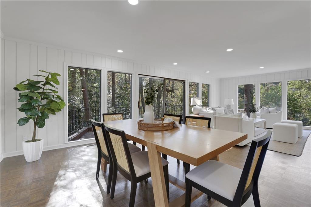 681 Hampton Place SW