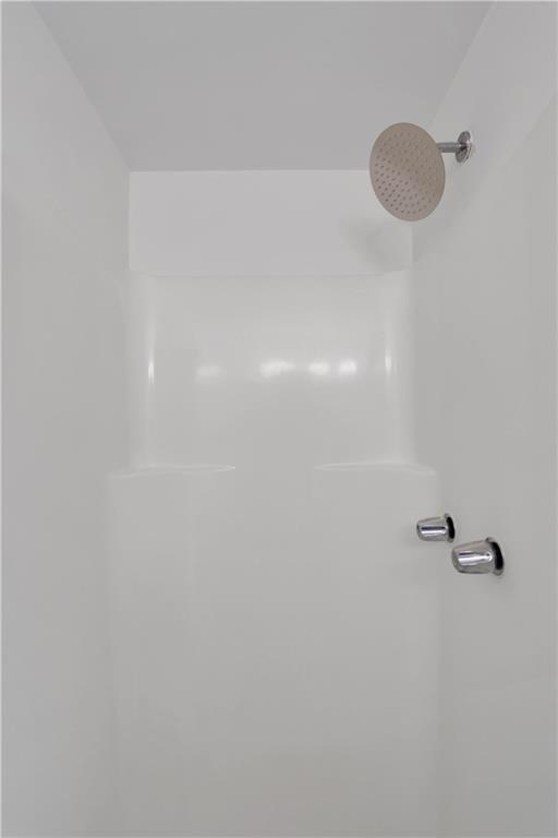 681 Hampton Place SW