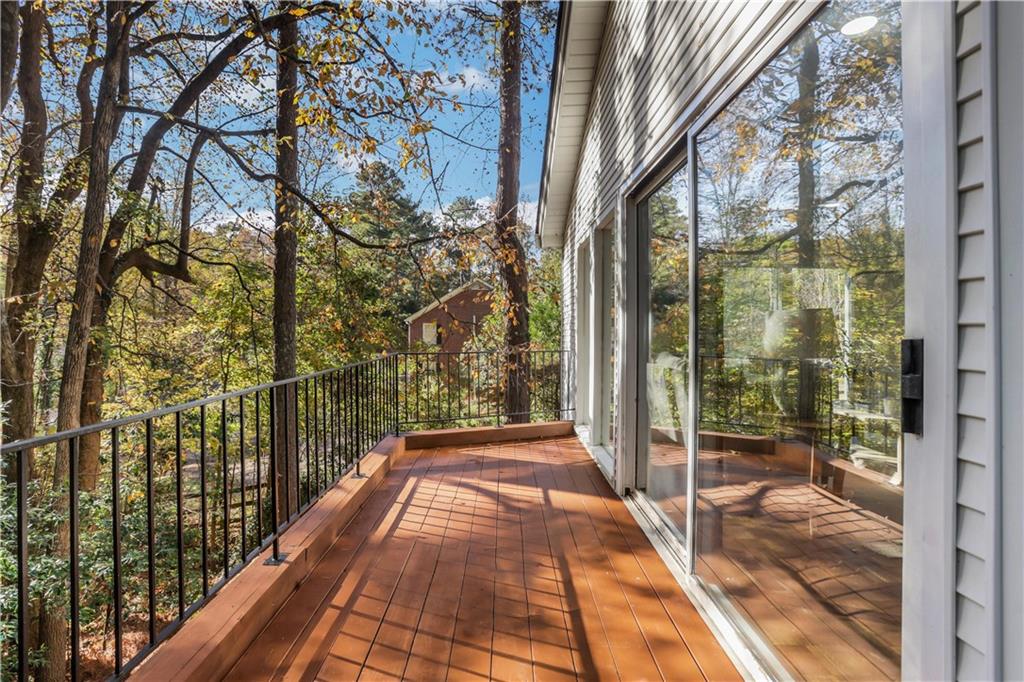 681 Hampton Place SW