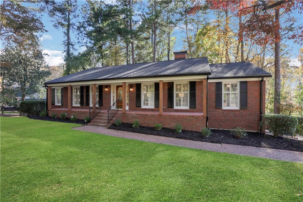 681 Hampton Place SW