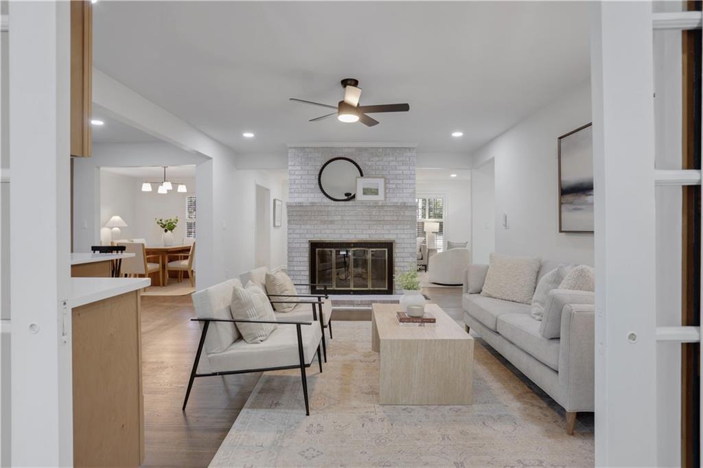 681 Hampton Place SW