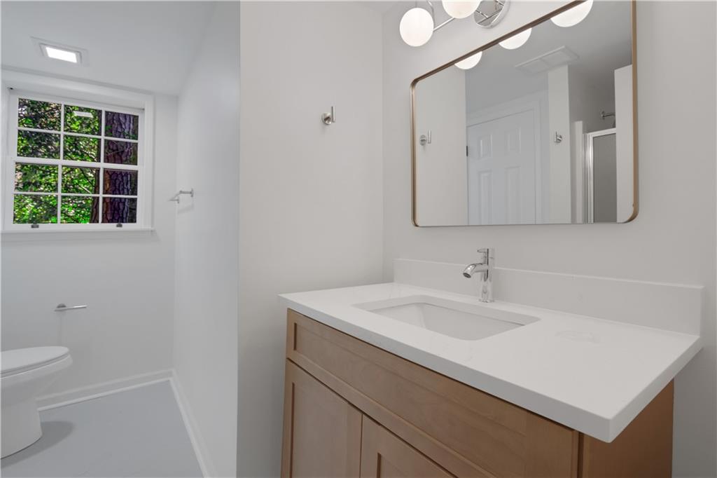 681 Hampton Place SW