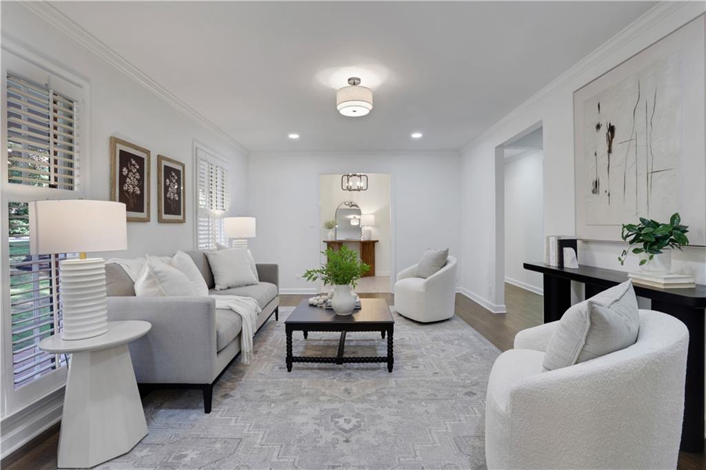 681 Hampton Place SW