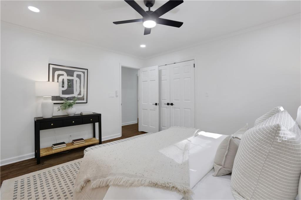 681 Hampton Place SW