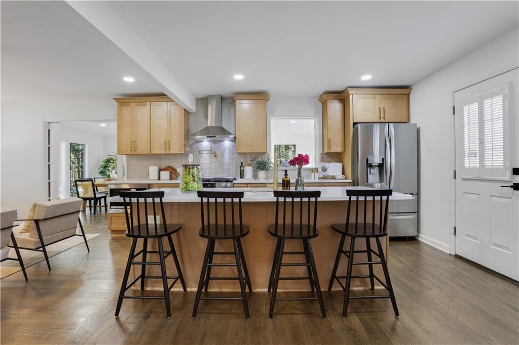 681 Hampton Place SW