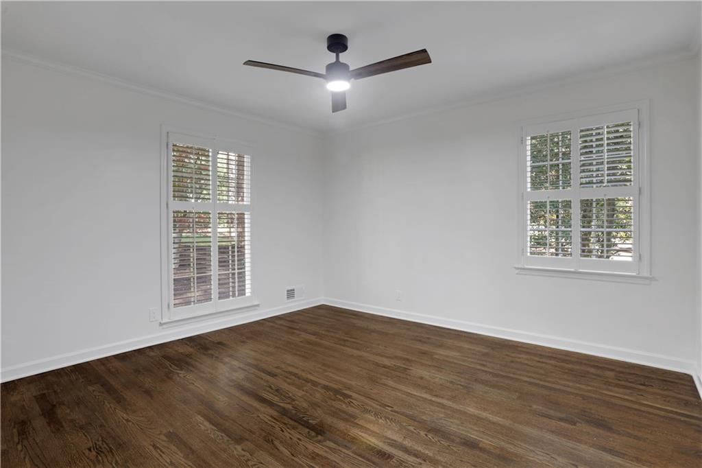 681 Hampton Place SW