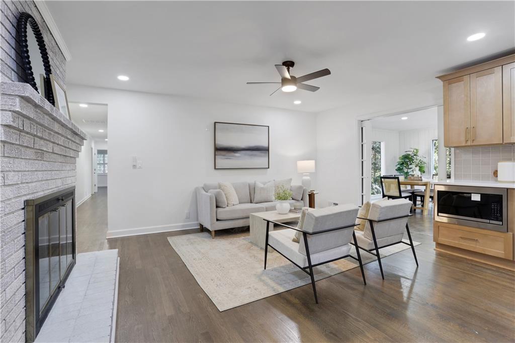 681 Hampton Place SW