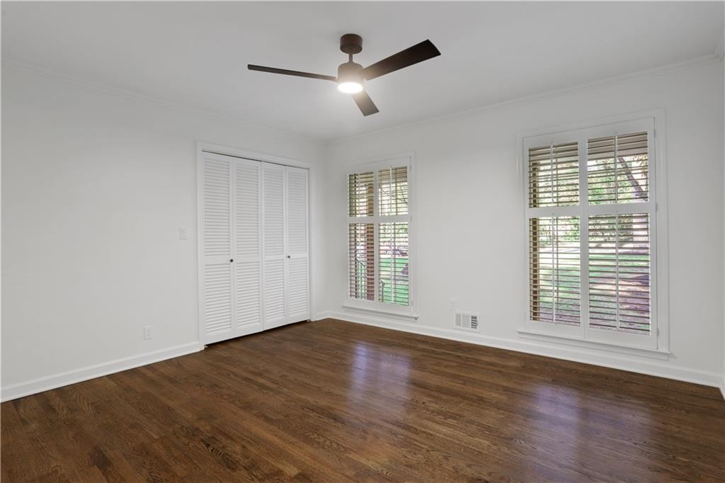 681 Hampton Place SW