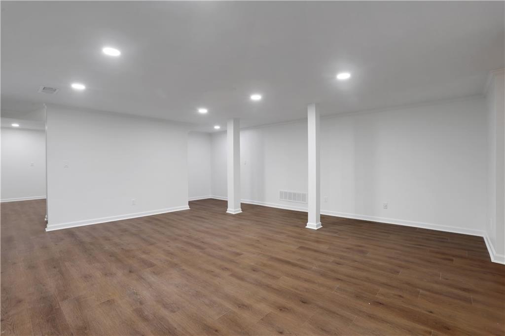 681 Hampton Place SW