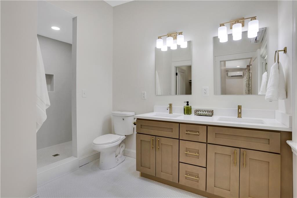 207 Walthall Street NW