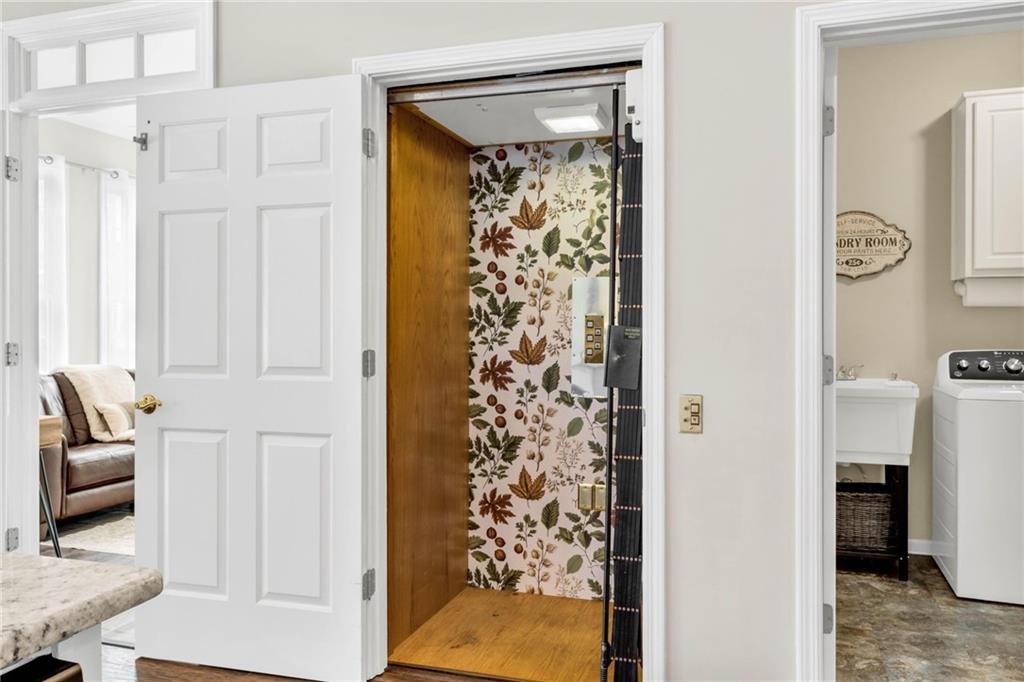1109 Bowerie