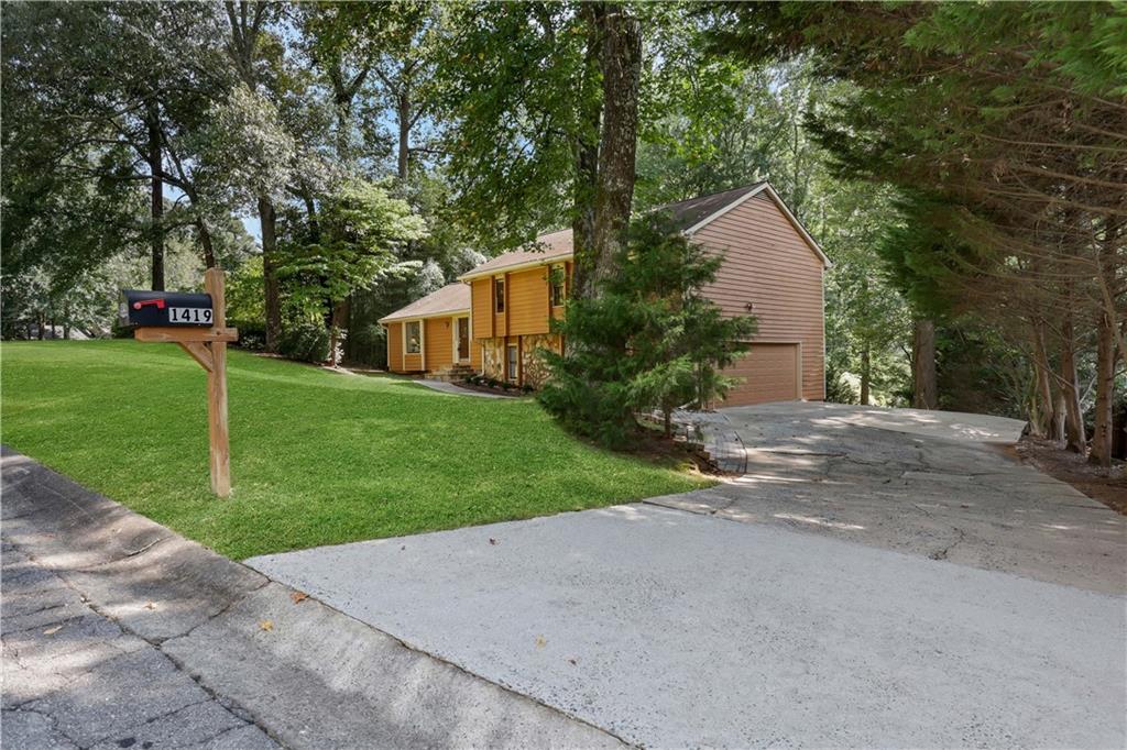1419 Churchill Way