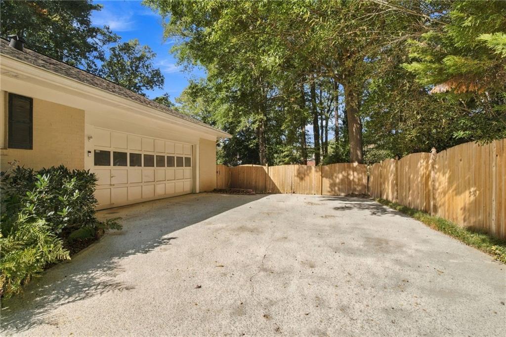 2526 Stonington Road