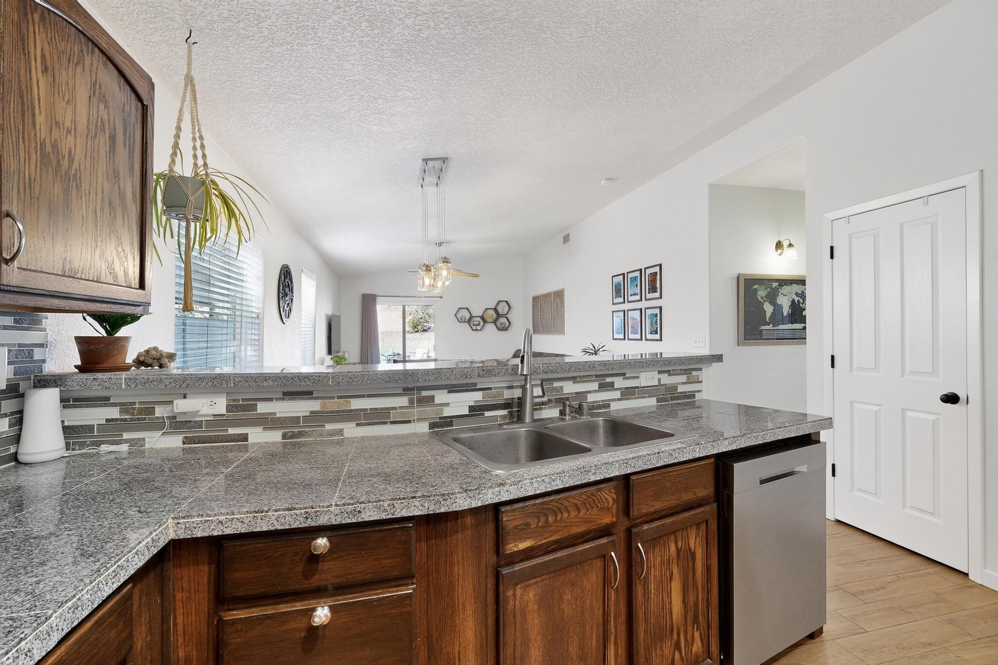 329 Minturn Loop NE