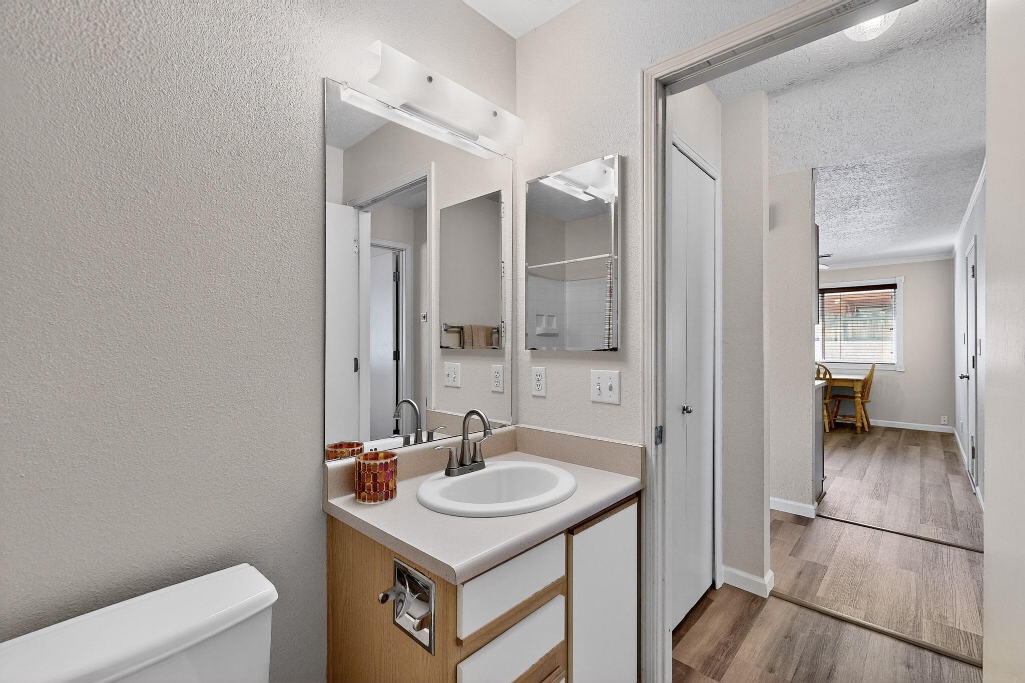 924 Perry Meadows Drive NE