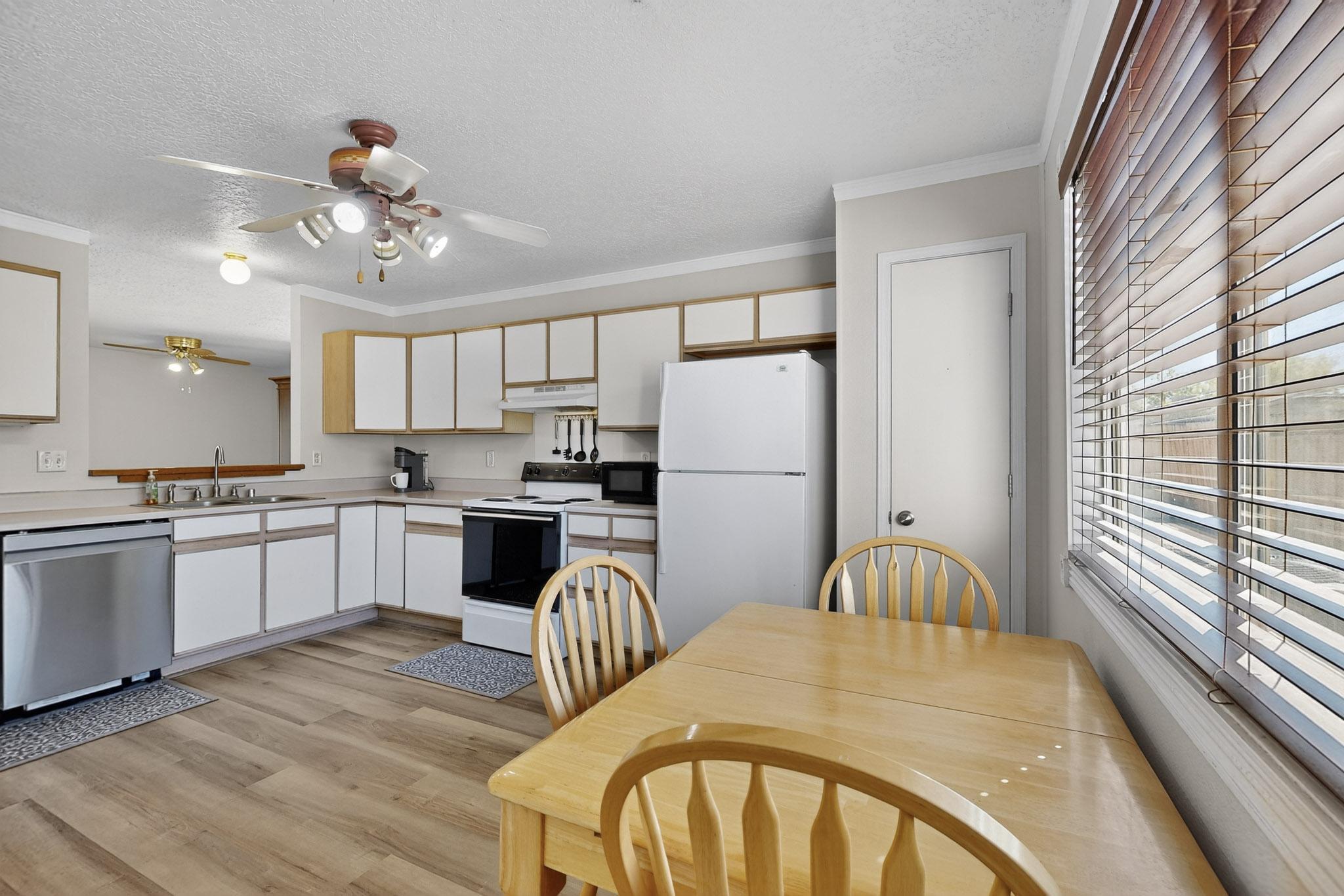 924 Perry Meadows Drive NE