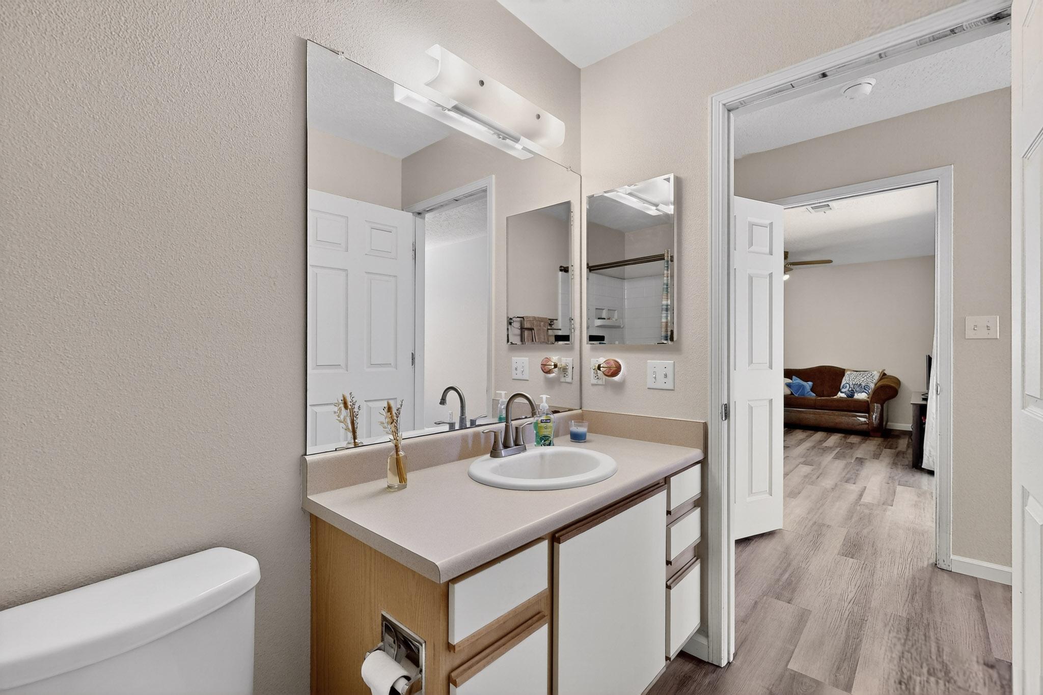 924 Perry Meadows Drive NE