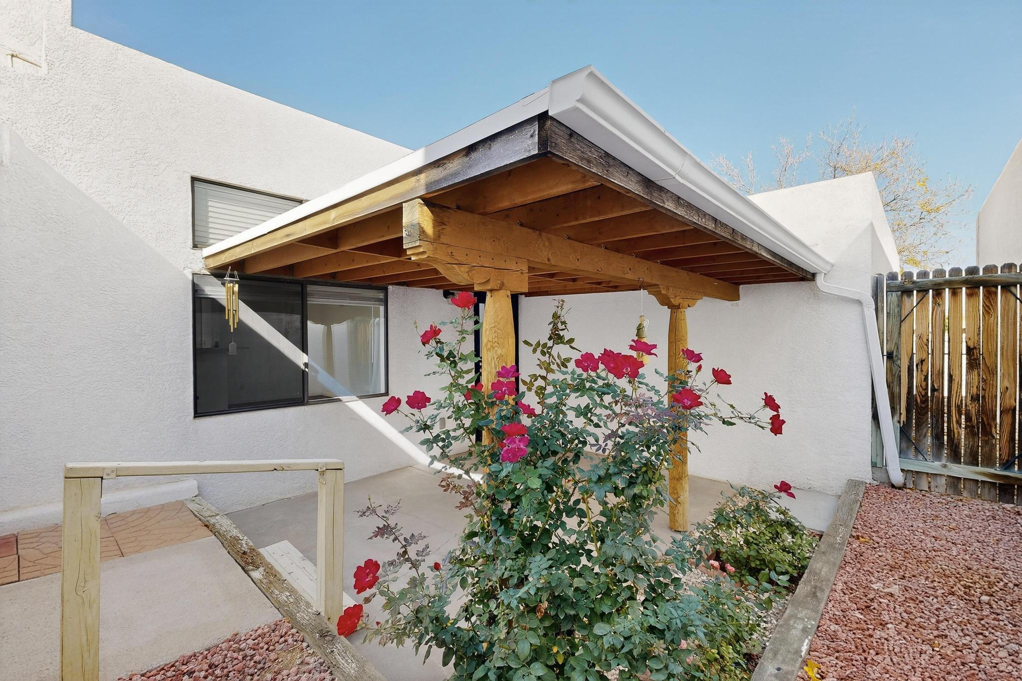 8320 Parrot Run Road NE