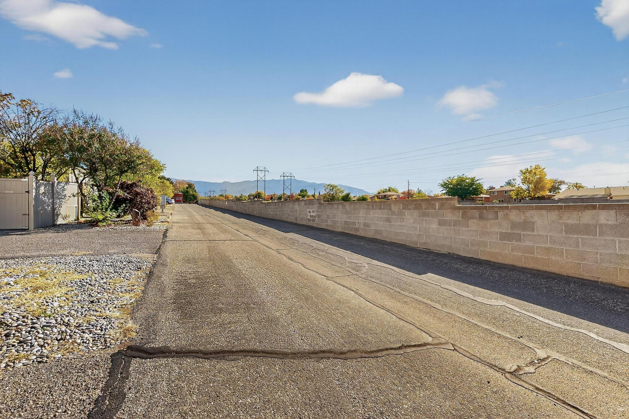 8320 Parrot Run Road NE