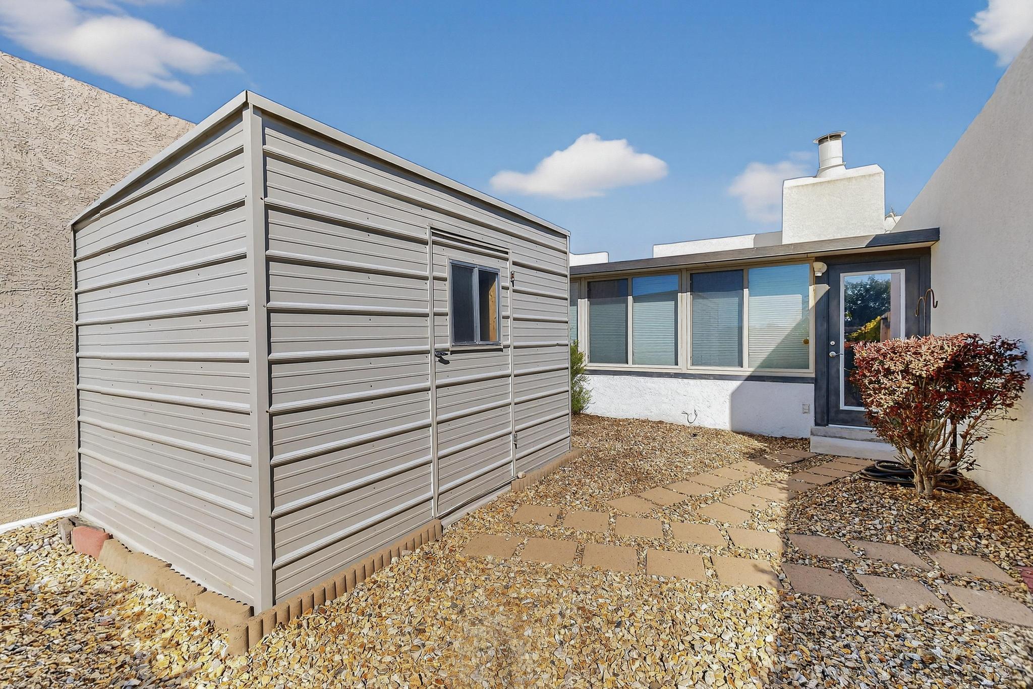 8320 Parrot Run Road NE