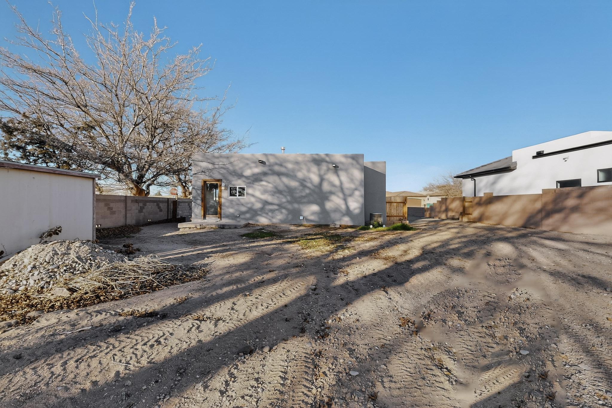 98 Rancho Pequenos Way NW