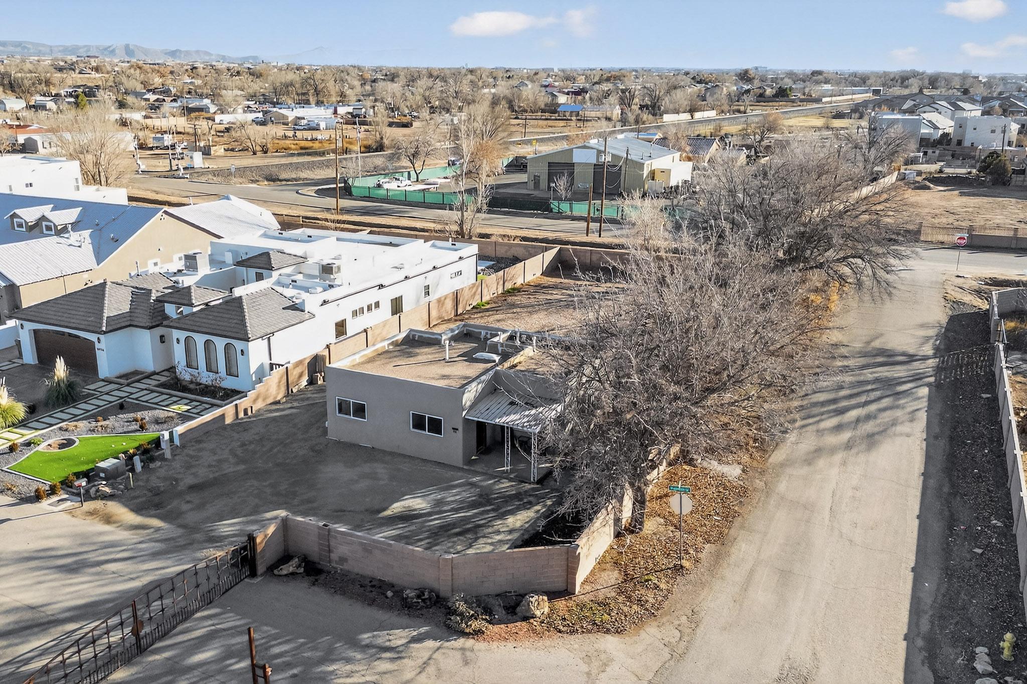 98 Rancho Pequenos Way NW