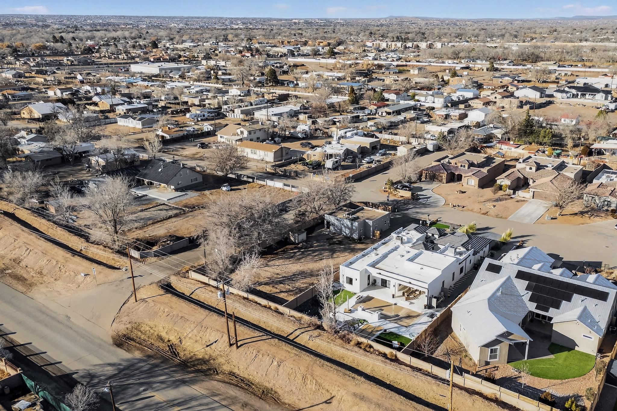 98 Rancho Pequenos Way NW