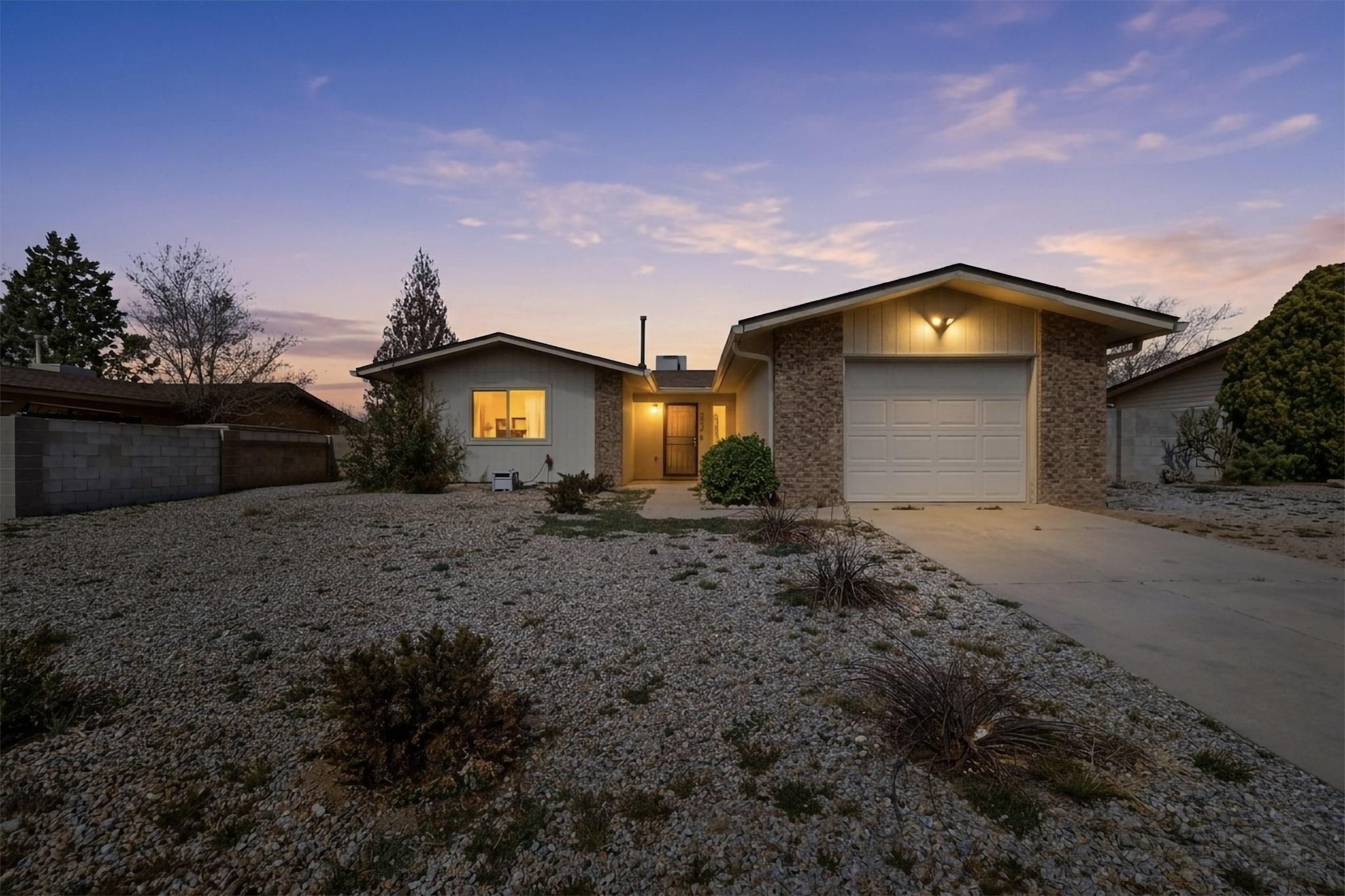 5005 Goldenthread Drive NE