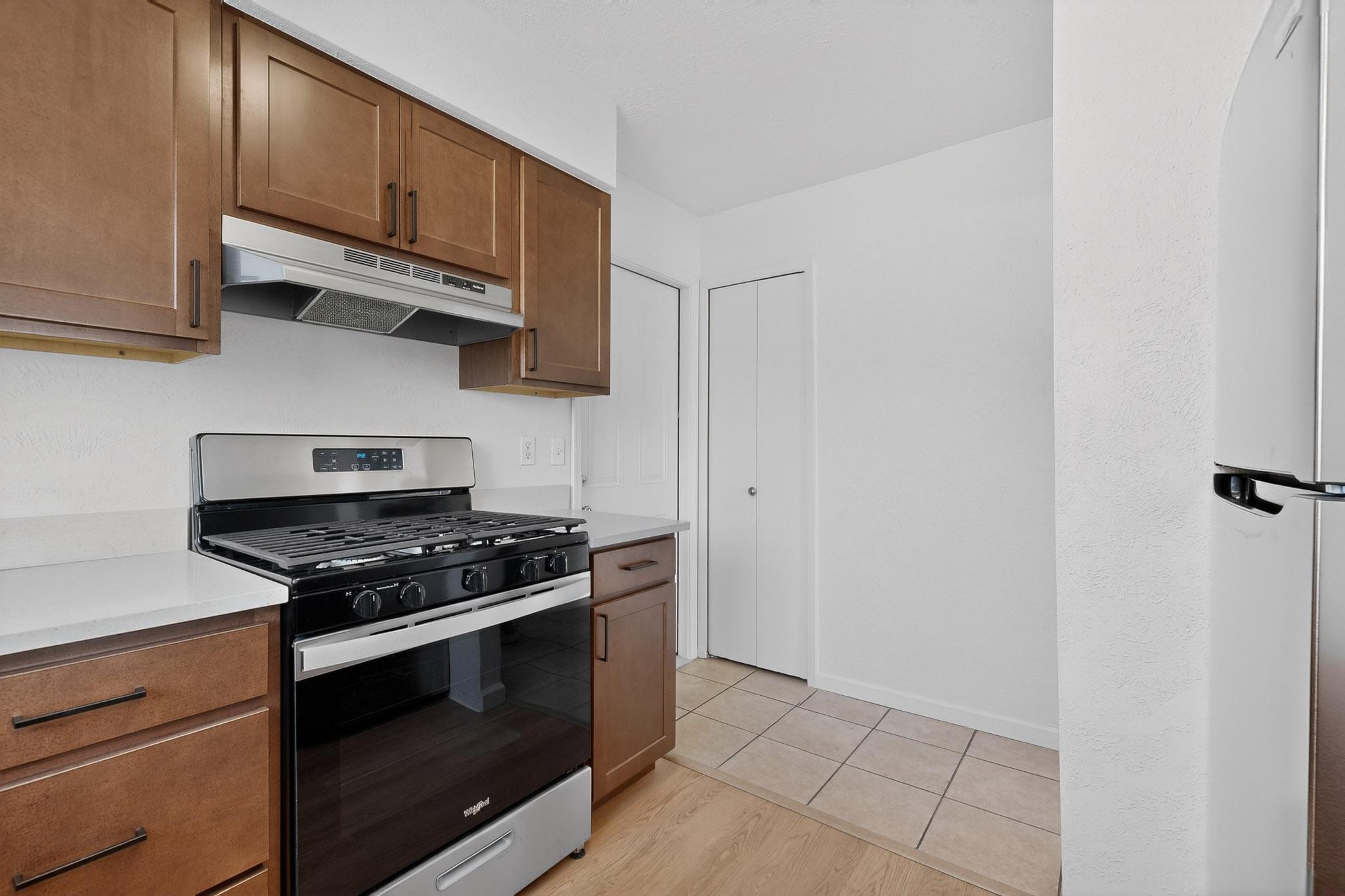 5005 Goldenthread Drive NE