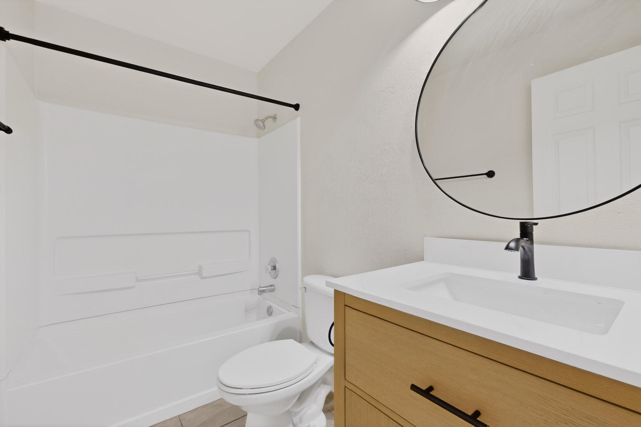 5005 Goldenthread Drive NE