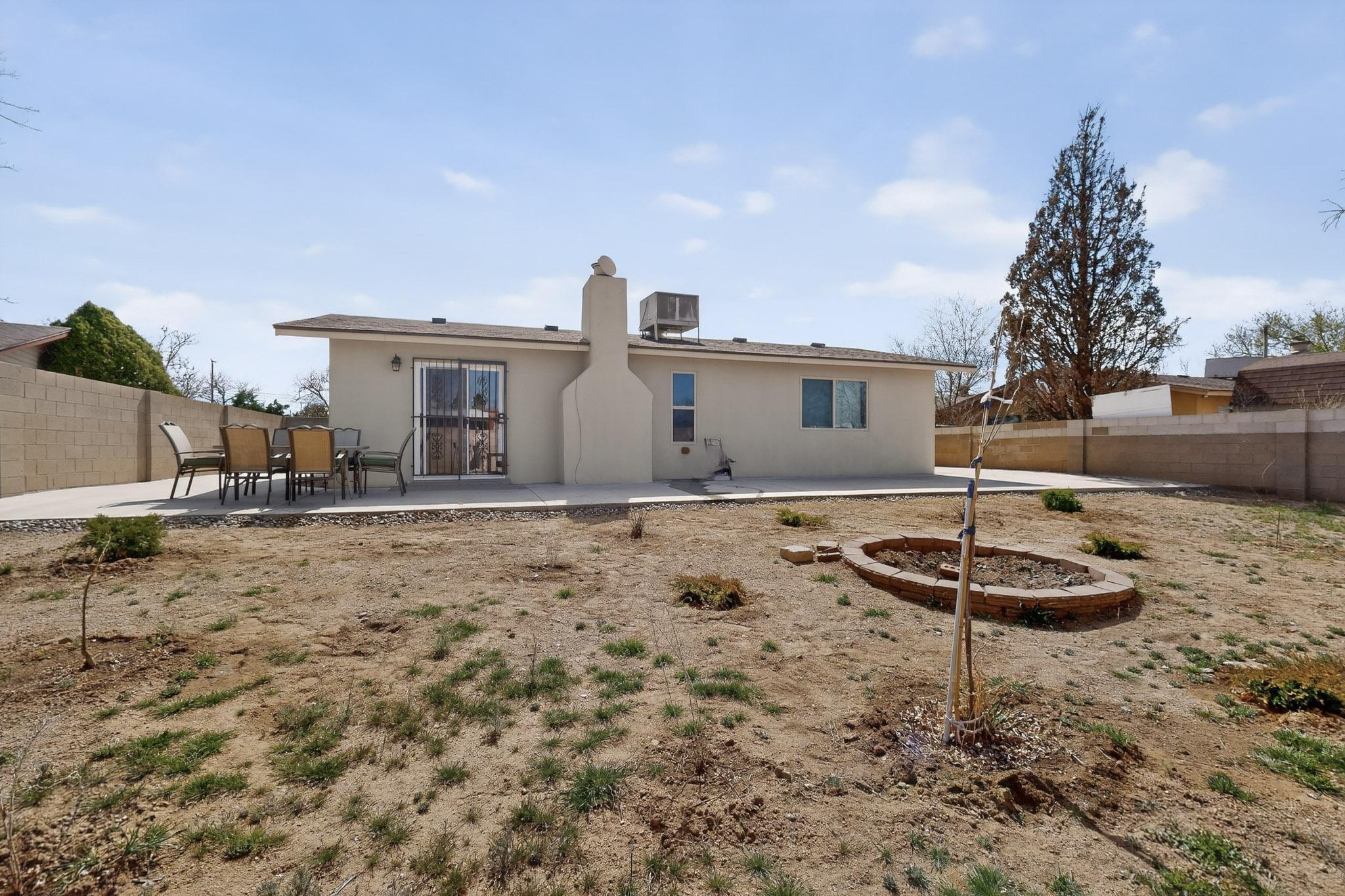 5005 Goldenthread Drive NE