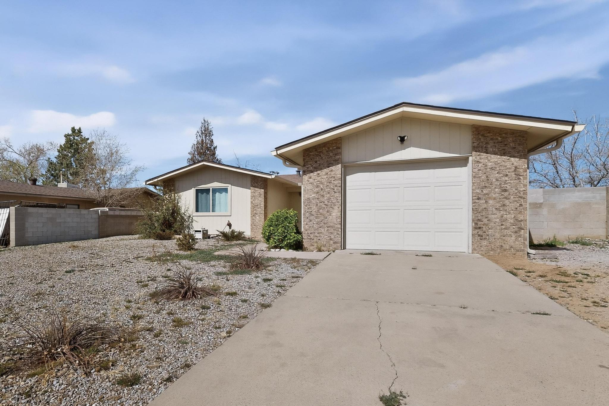 5005 Goldenthread Drive NE