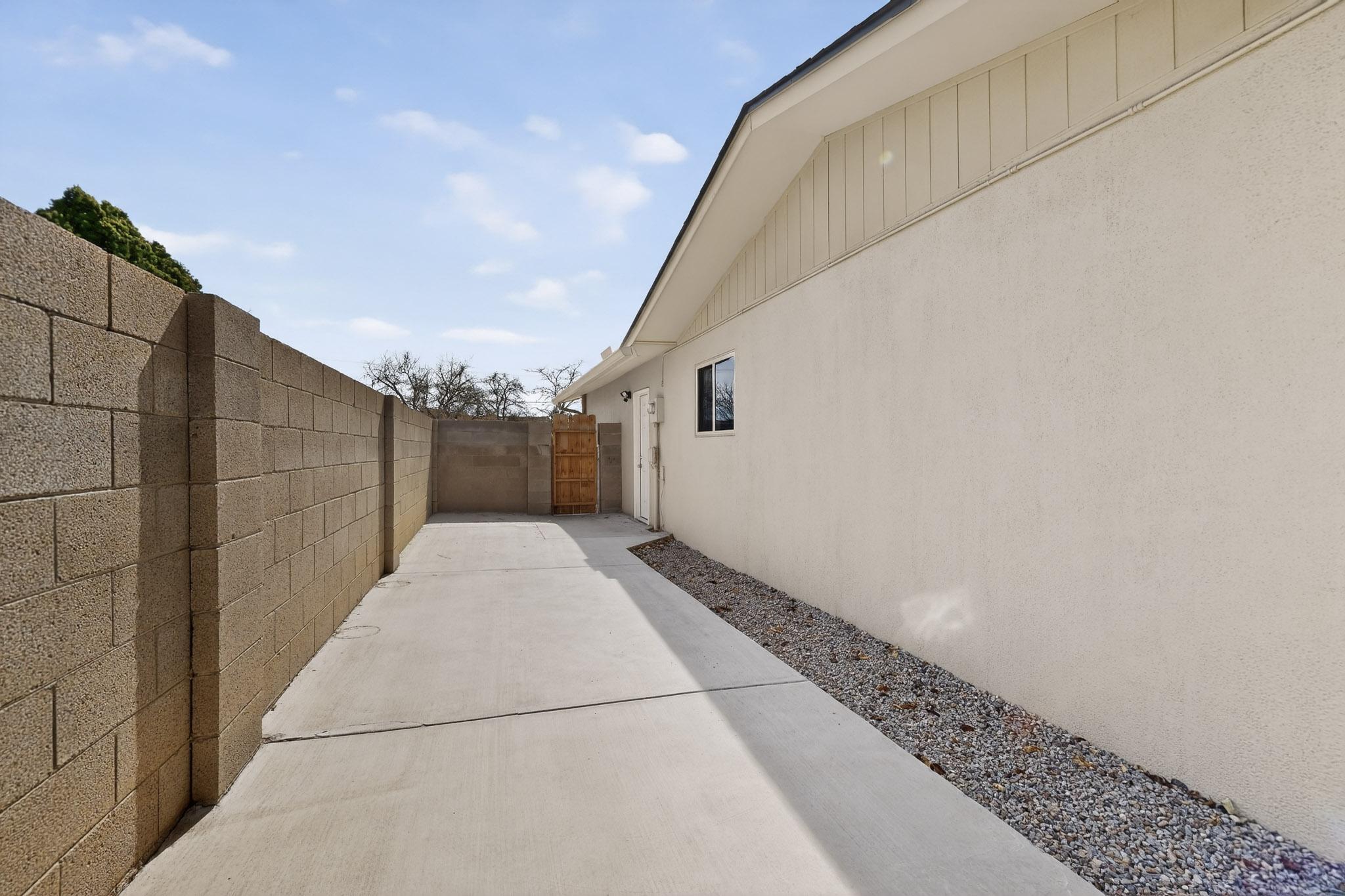 5005 Goldenthread Drive NE