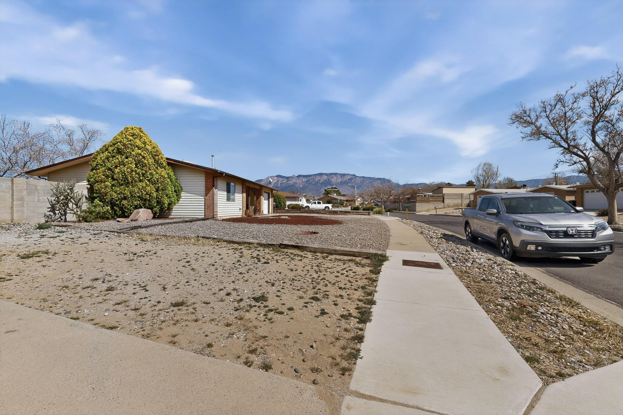 5005 Goldenthread Drive NE