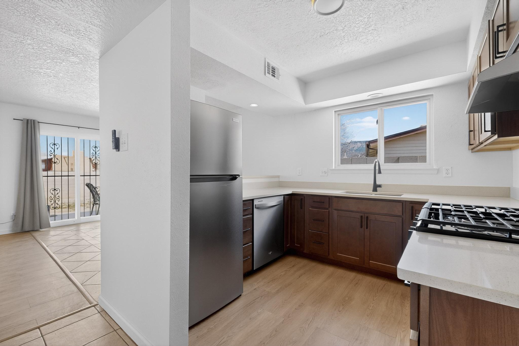 5005 Goldenthread Drive NE