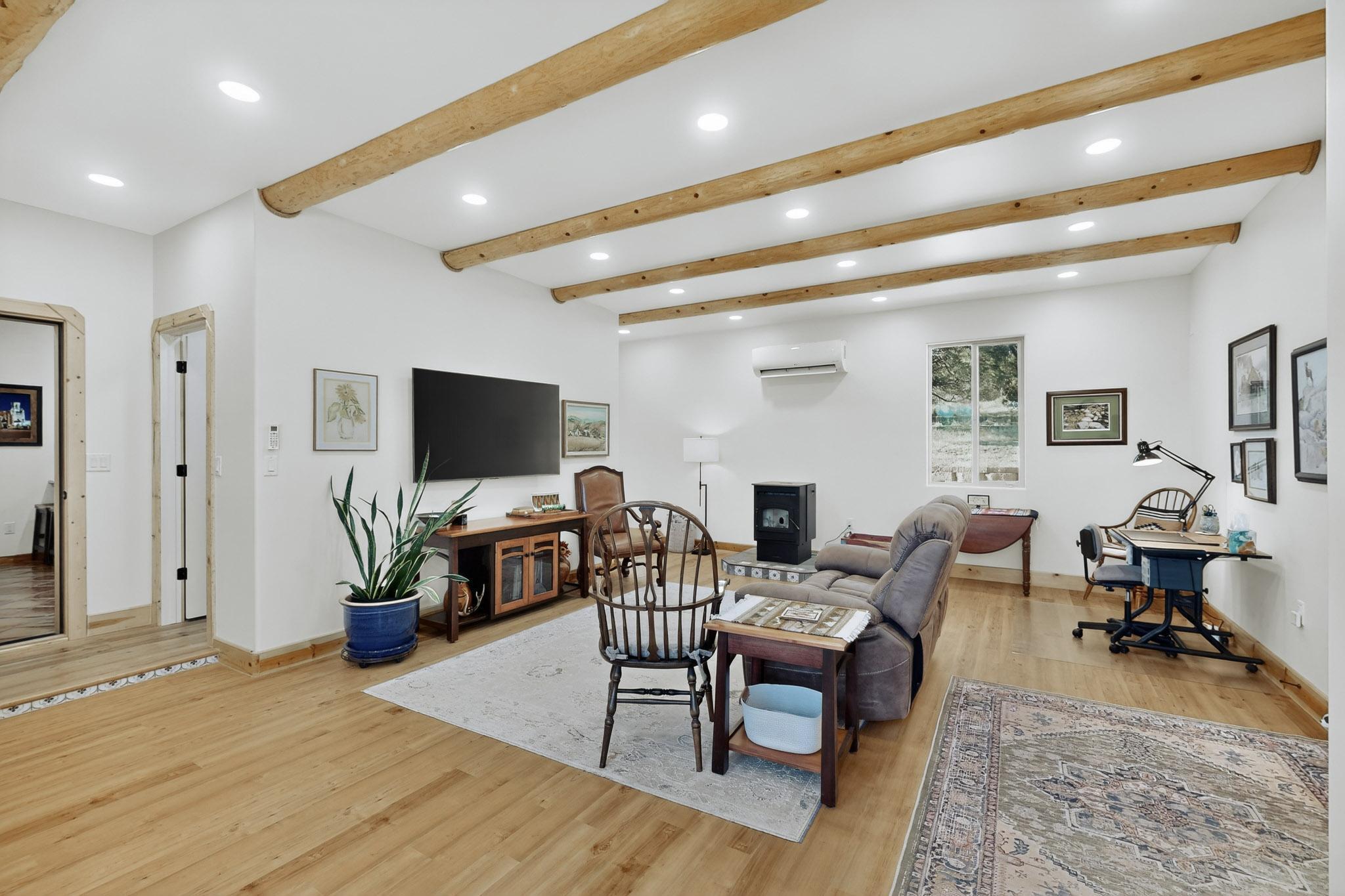 6 Naomi Drive