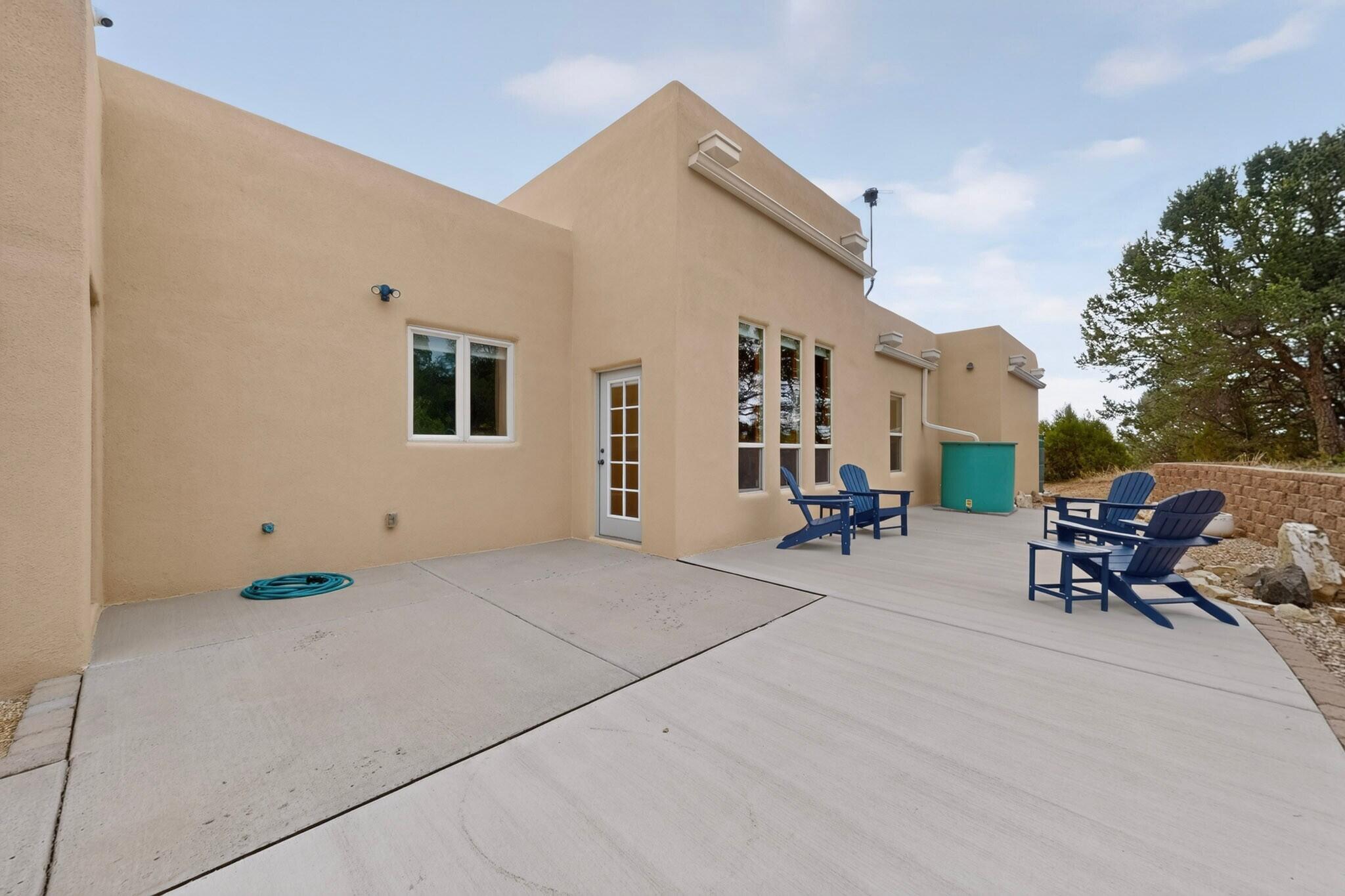 6 Naomi Drive