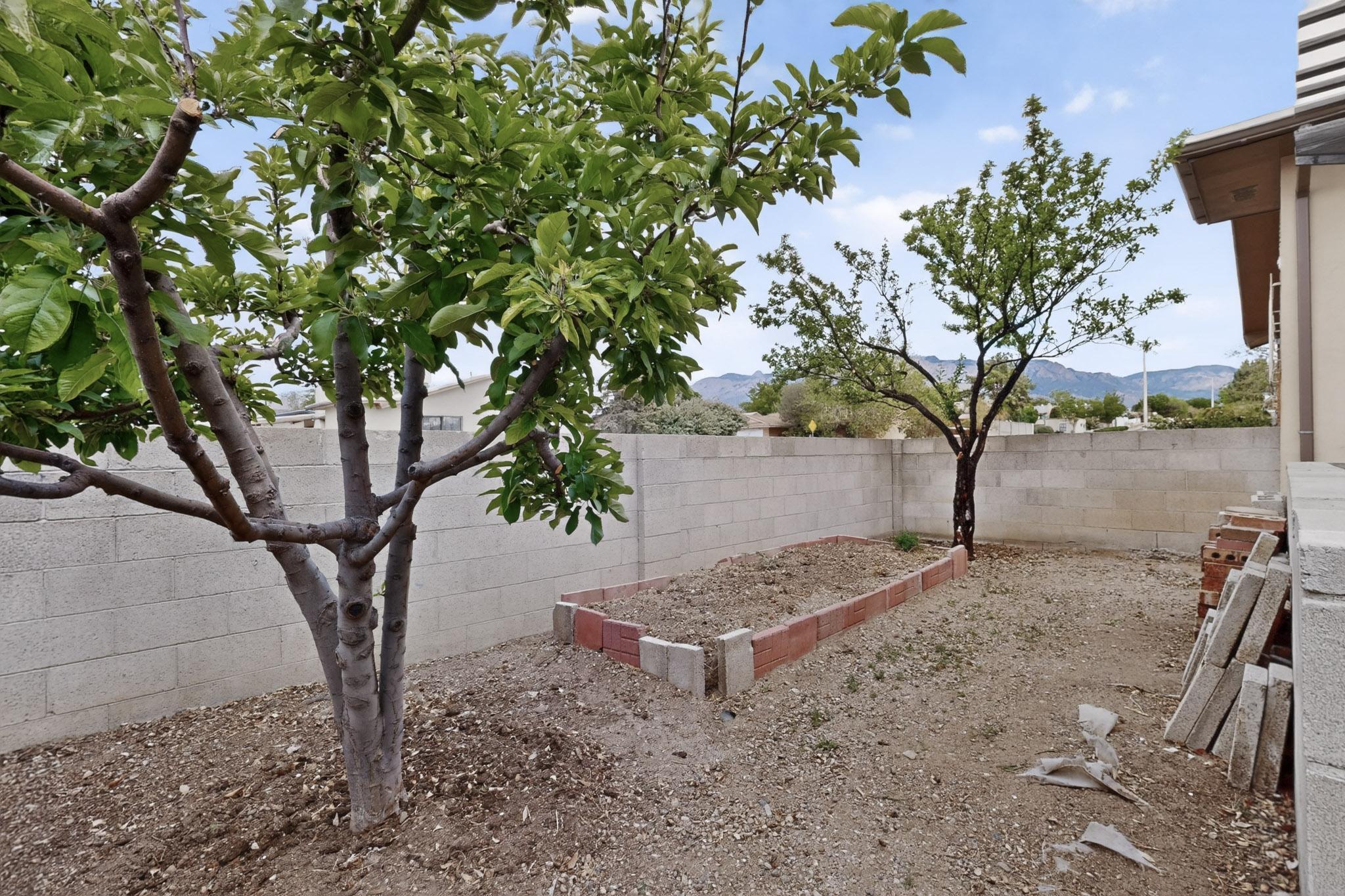 8112 San Francisco Road NE