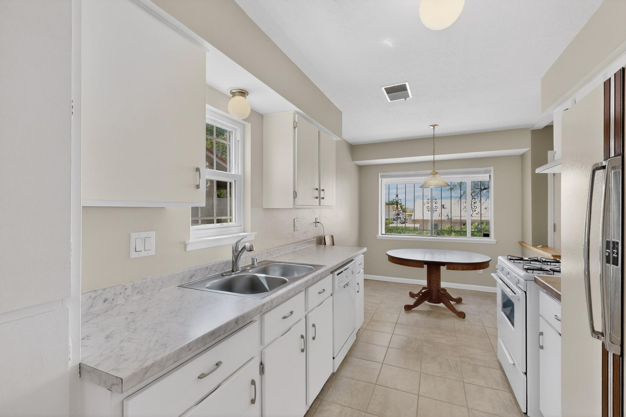 8112 San Francisco Road NE